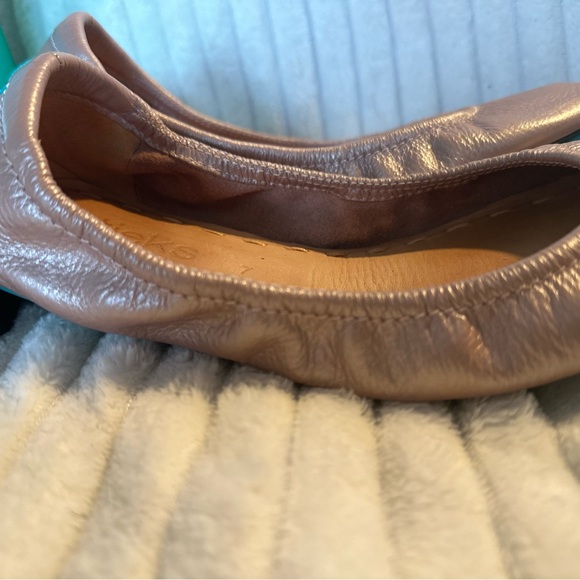 Rose size 7 Tieks - Picture 4 of 7